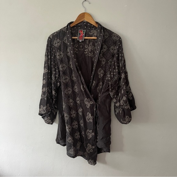 Johnny Was Dark Grey Wrap Embroidered Kimono Size XL - Picture 1 of 4